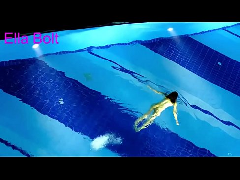 ❤️ मी पाहणे थांबवू शकत नाही, तरुण गोरा ELLA BOLT रिसॉर्ट पूलमध्ये नग्न पोहताना पकडला गेला ❤❌  आमच्याकडे mr.rexporn-com.ru ❌️